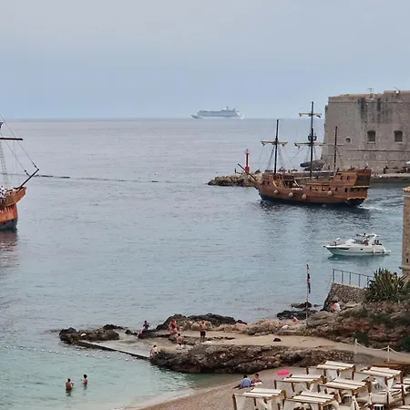 Queen Of The Sea Apartamento